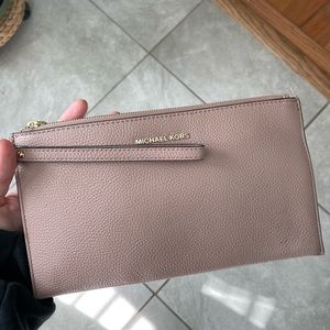 Michael Kors Envelope Wallet